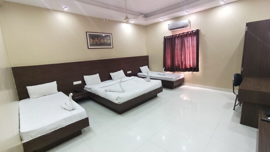 kanha hotel and resort