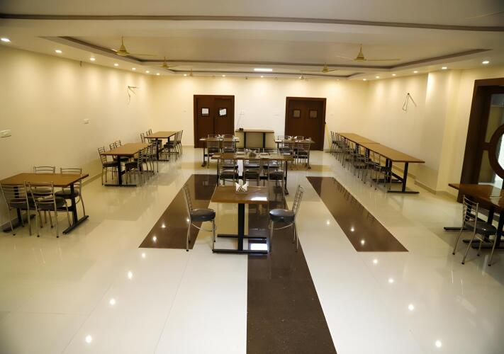 kanha hotel and resort