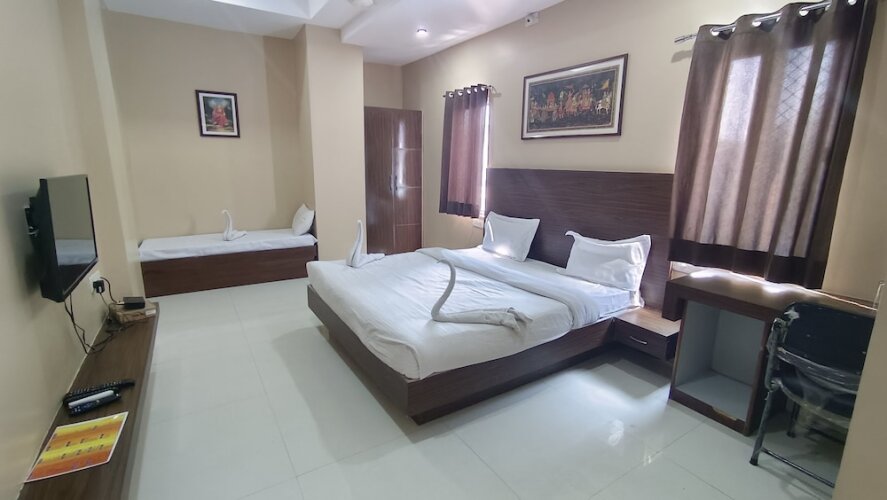 kanha hotel and resort