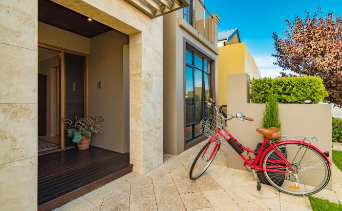 the beach house at bayside