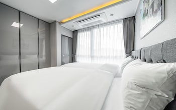 Song Jeong Hotel Blue Castle,,2.5 star