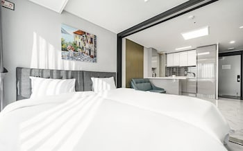 Song Jeong Hotel Blue Castle,,2.5 star