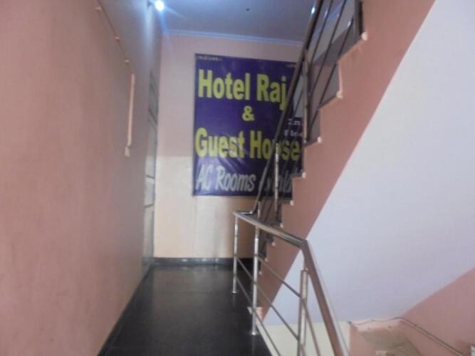 hotel raj guest house
