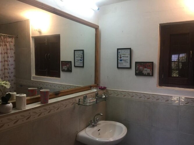 avenida himalayan retreat