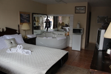ritz inn niagara