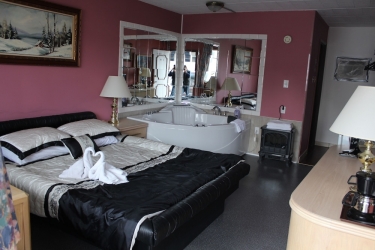 ritz inn niagara