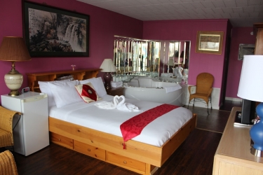 ritz inn niagara