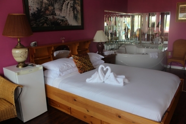 ritz inn niagara
