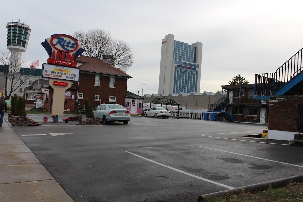 ritz inn niagara