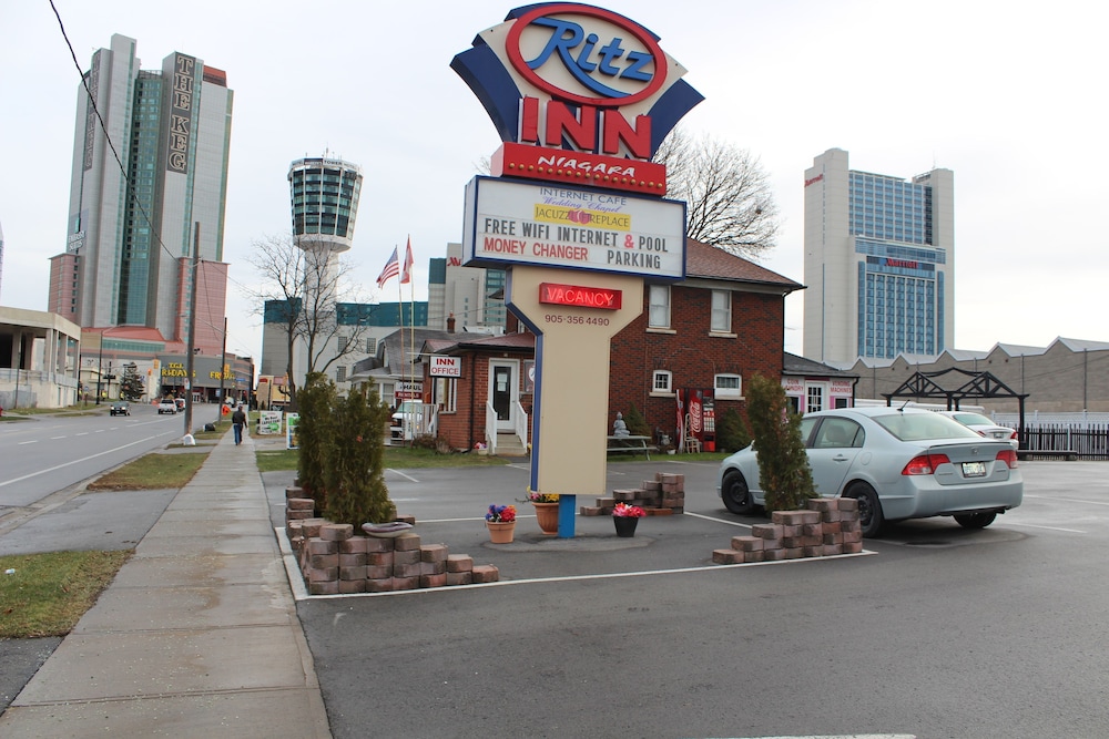 ritz inn niagara
