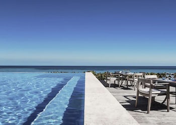 the ocean club a four seasons resort bahamas