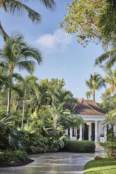 the ocean club a four seasons resort bahamas