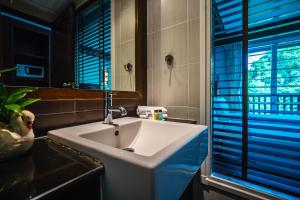 ratana apart hotel at chalong