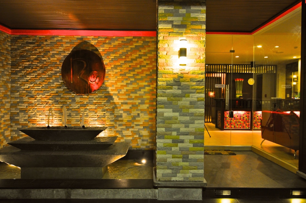 ratana apart hotel at chalong