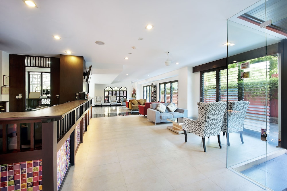 ratana apart hotel at chalong