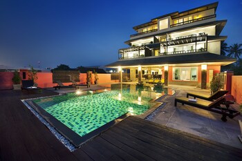 ratana apart hotel at chalong