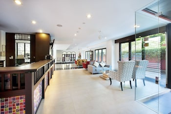 ratana apart hotel at chalong