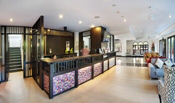 ratana apart hotel at chalong