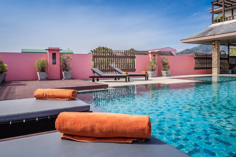 ratana apart hotel at chalong