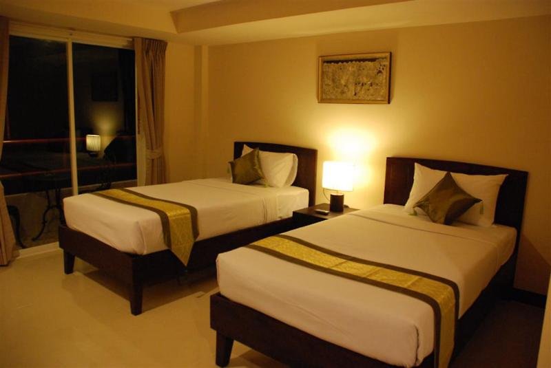 Silver Resortel,Patong>>Kathu,3 star