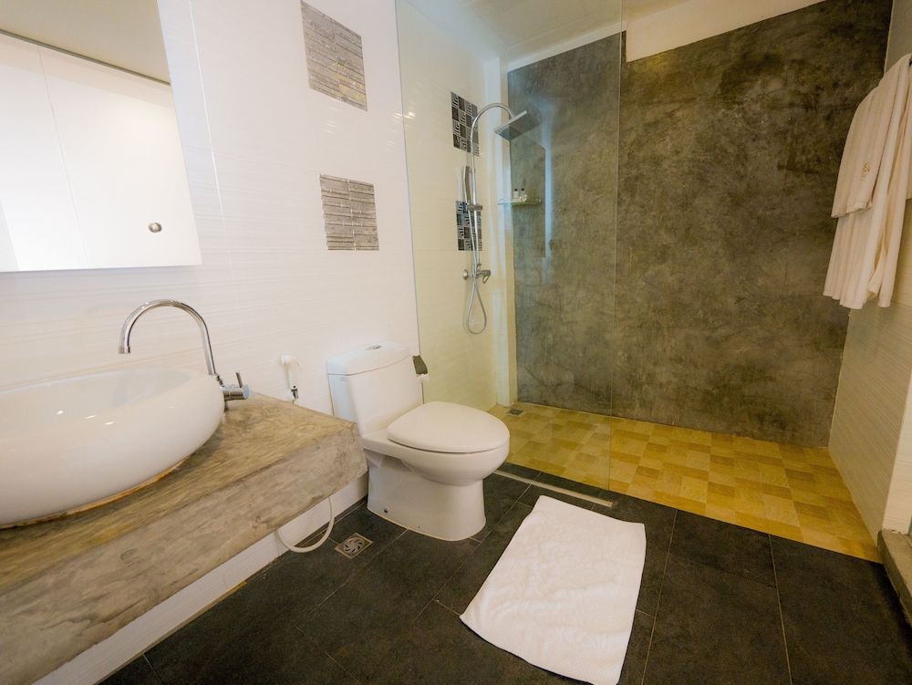 armoni patong beach hotel