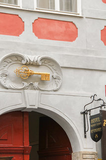 hotel golden key prague
