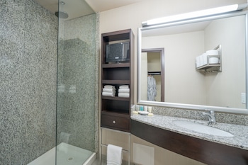 acclaim hotel by clique