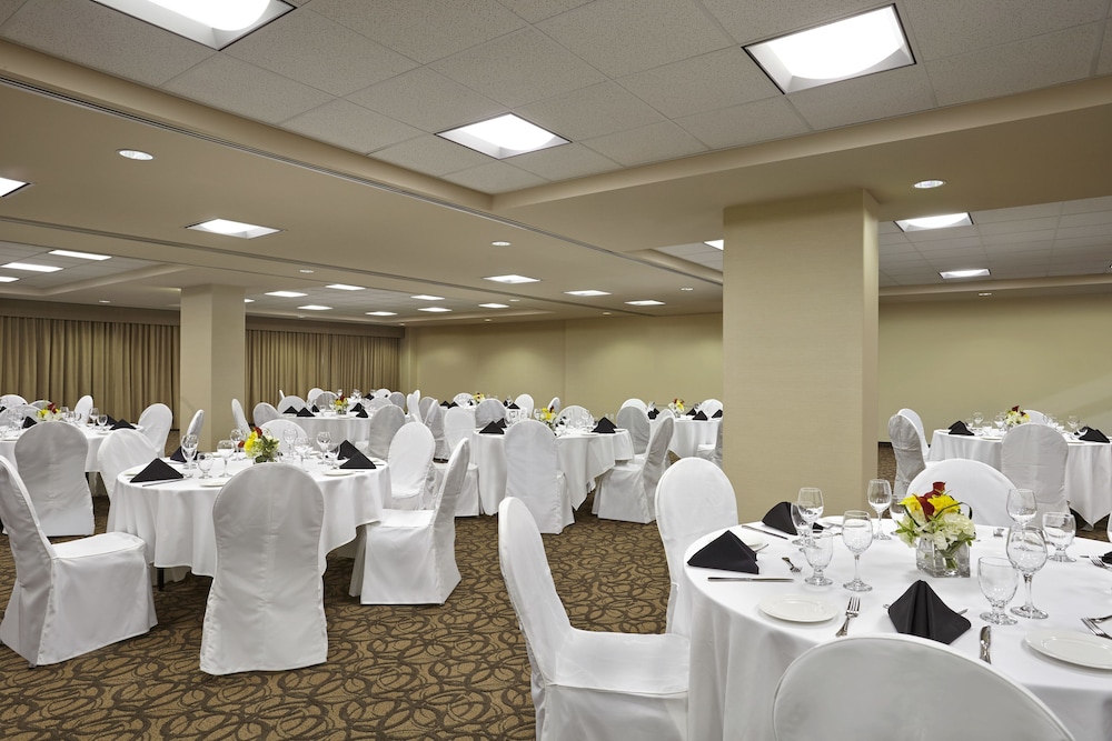 acclaim hotel by clique