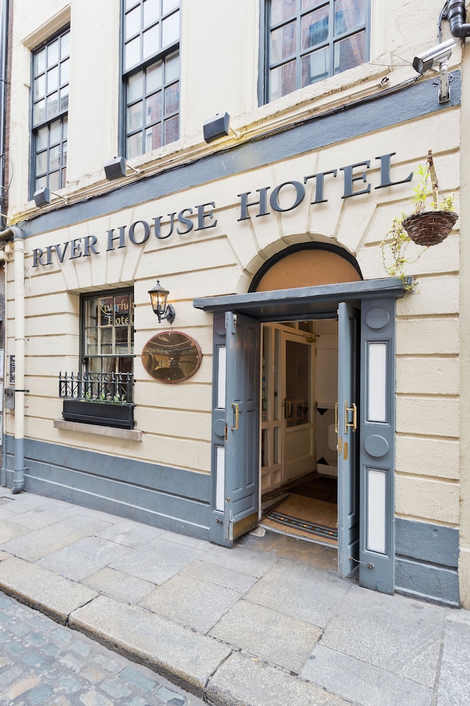 riverhouse hotel