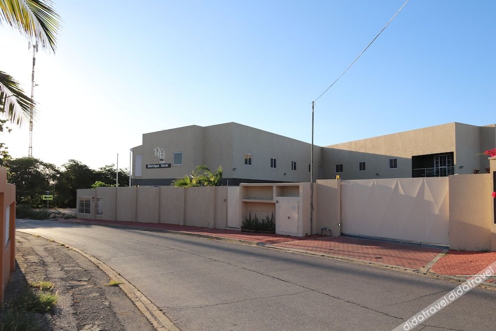 rh boutique hotel aruba