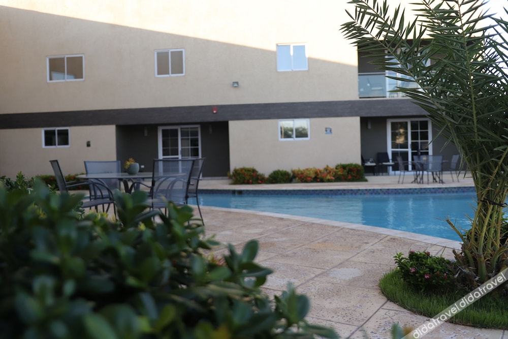rh boutique hotel aruba