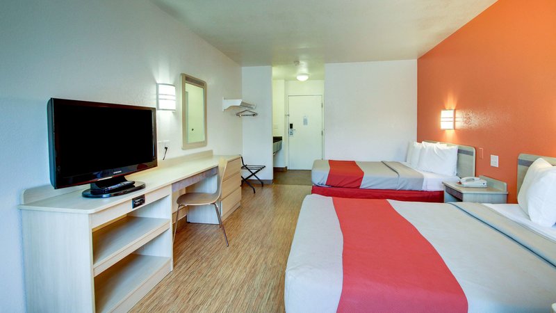 motel 6 altoona ia des moines east