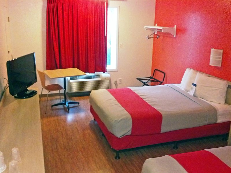 motel 6 altoona ia des moines east