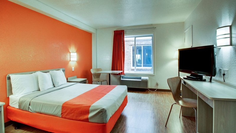 motel 6 altoona ia des moines east