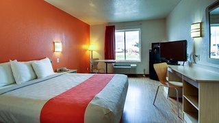 motel 6 altoona ia des moines east