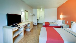 motel 6 altoona ia des moines east