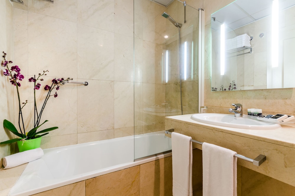 hotel exe suites 33