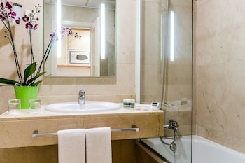 hotel exe suites 33