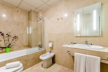 hotel exe suites 33