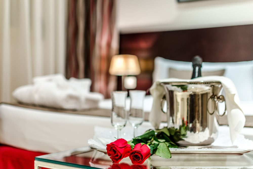 hotel exe suites 33