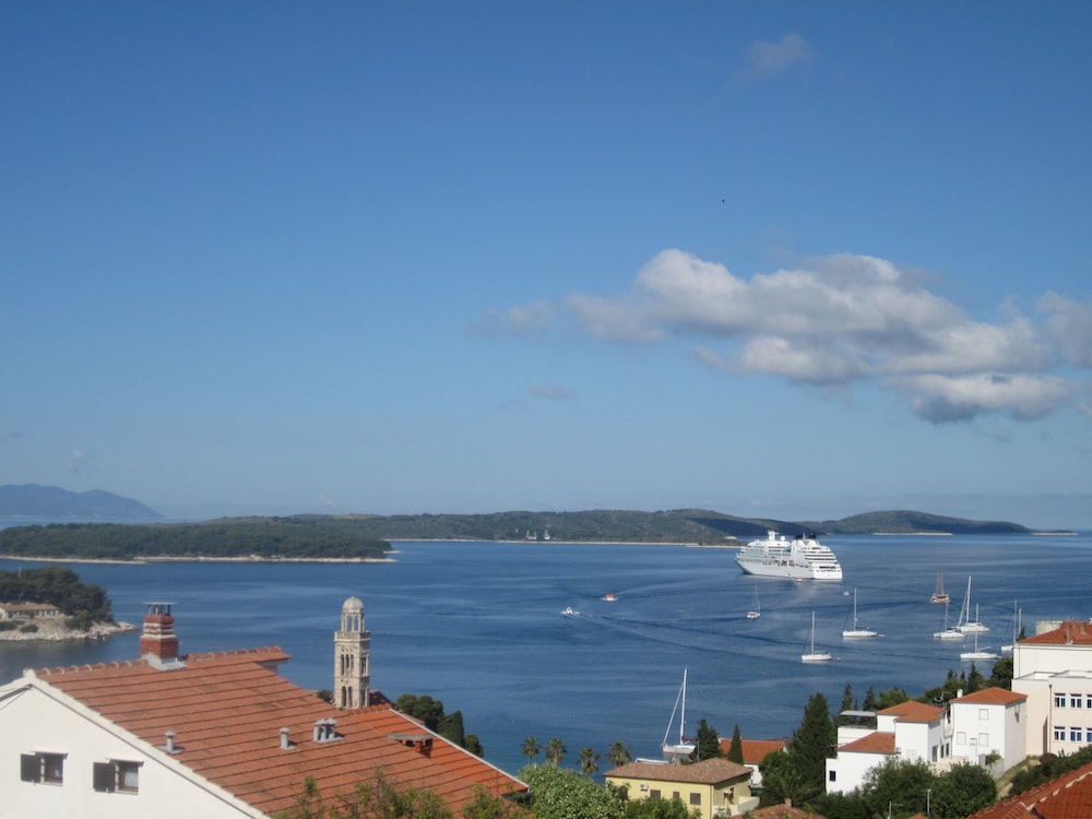 hvar