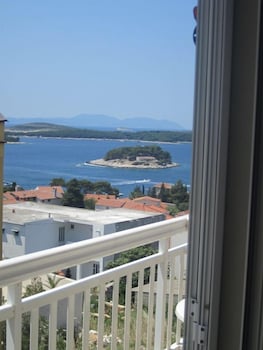 hvar
