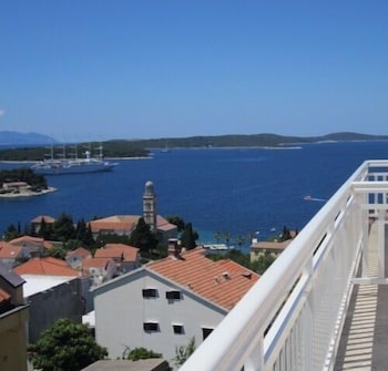 hvar