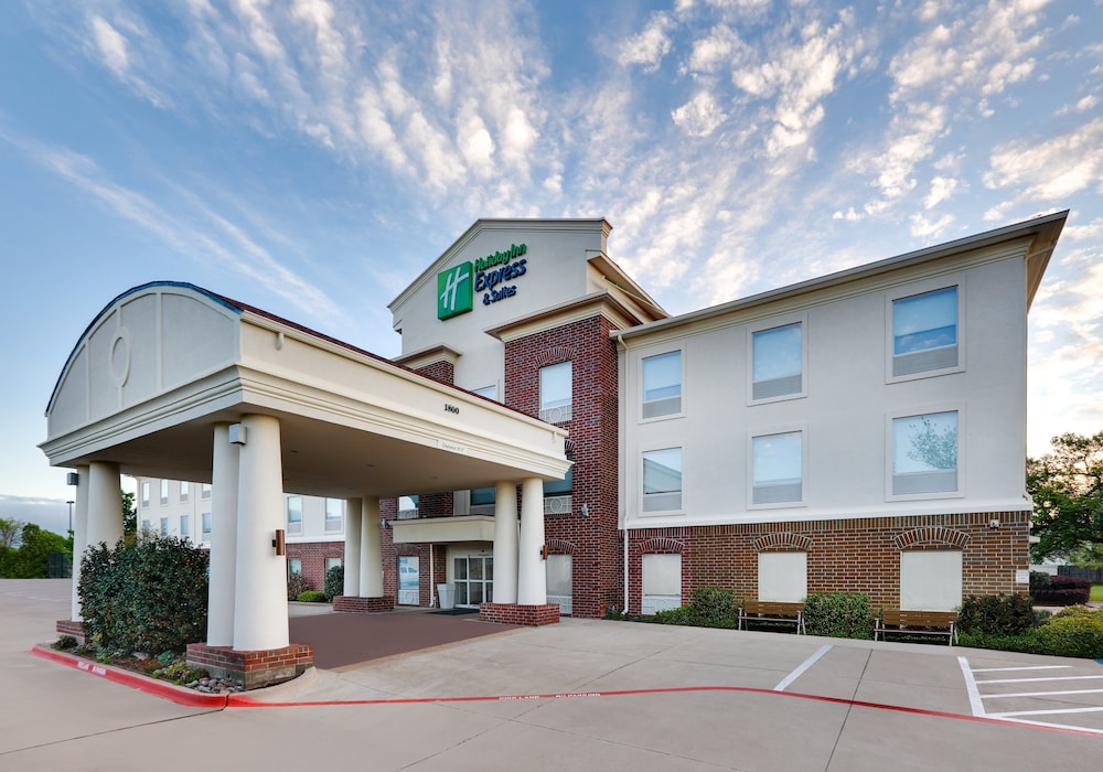 holiday inn express hotel and suites cleburne by ihg