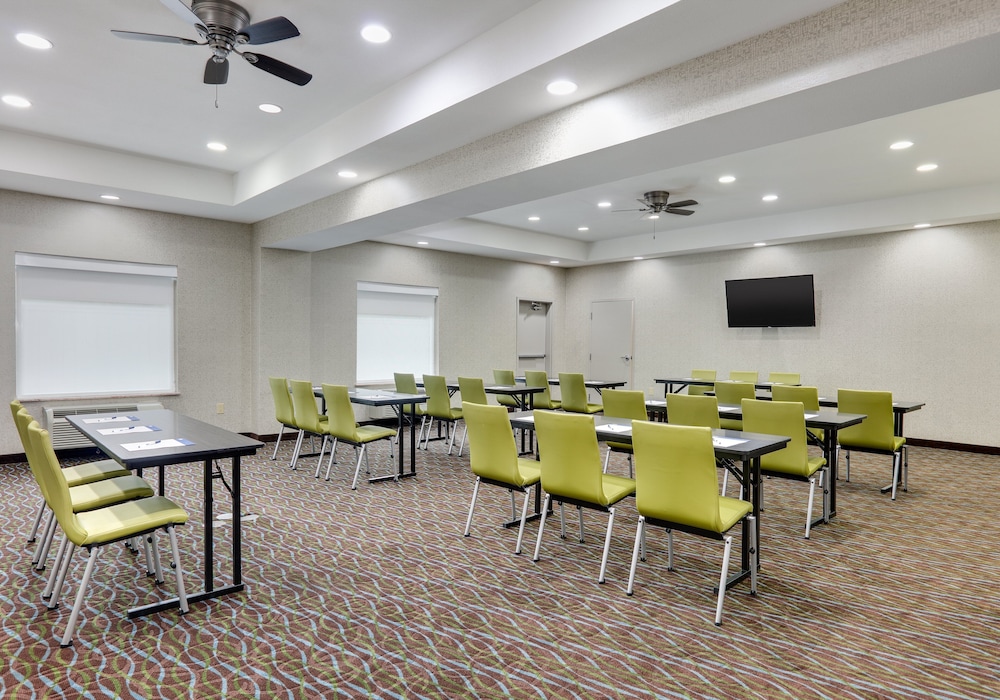 holiday inn express hotel and suites cleburne by ihg