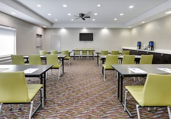 holiday inn express hotel and suites cleburne by ihg