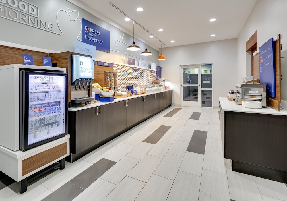 holiday inn express hotel and suites cleburne by ihg