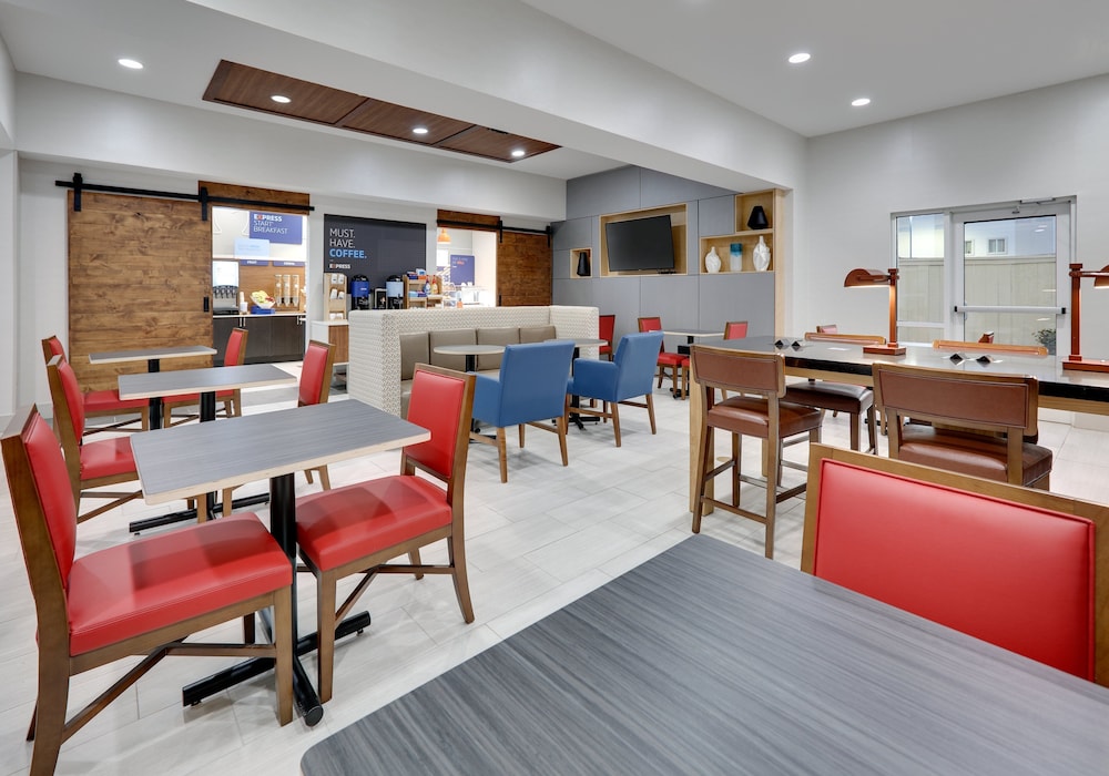 holiday inn express hotel and suites cleburne by ihg