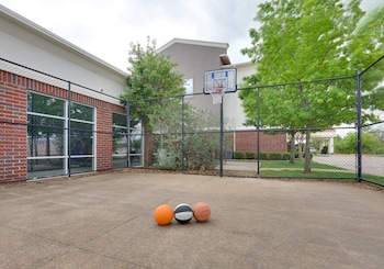 holiday inn express hotel and suites cleburne by ihg