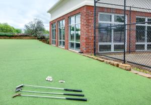 holiday inn express hotel and suites cleburne by ihg